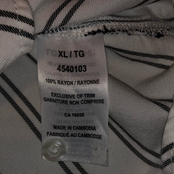 Tahari womens button up shirt - Picture 4 of 4